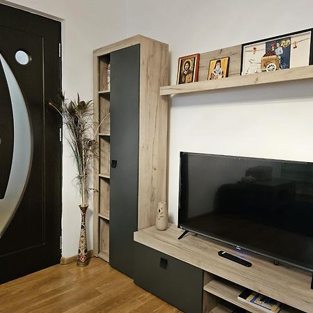 Mony Apartaments Roman Exterior foto